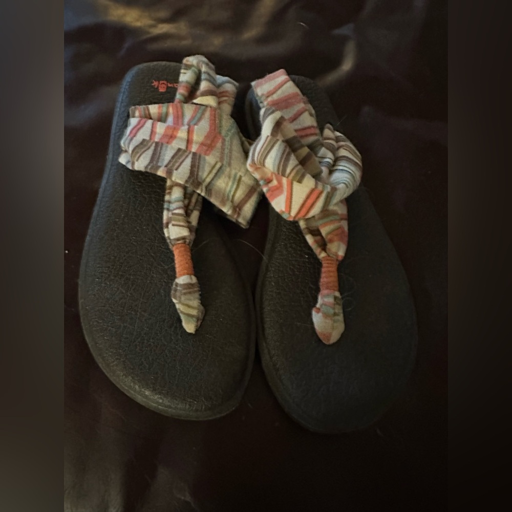 Sanuk size 8